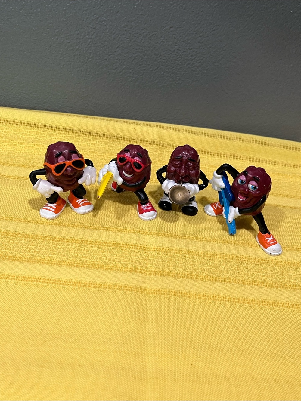 🎸 Vtg 1987-88 California Raisins PVC Toy Lot (Set of 4!) 🍇
